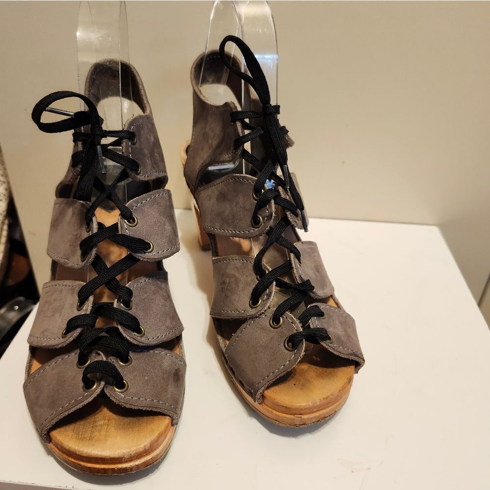 No. 6 Taupe Nubuck Leather Lace Up Corset Open Toe Wood Clogs Sz.6/36  Ret.$260 - Picture 3 of 13